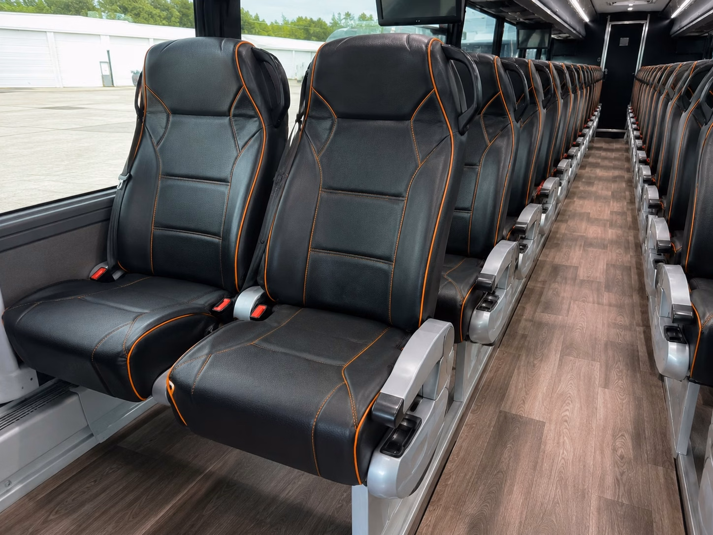 fan bus rentals to tuscaloosa for alabama crimson tide games at bryant denny stadium